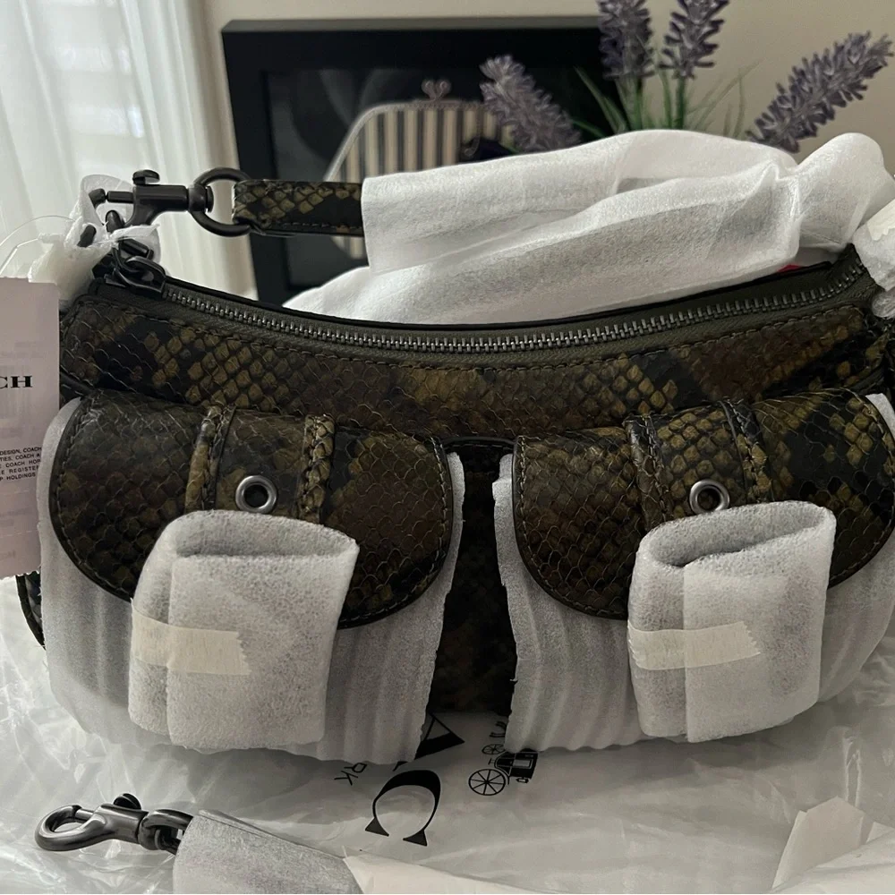 Coach Ashton Bag with snake print in an olive NWT BUNDLE - Picture 3 of 3